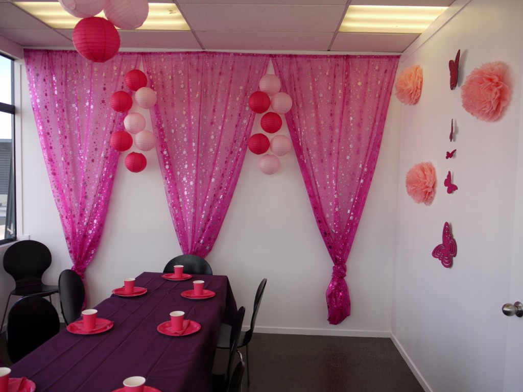 The party zone decorated pink!  Other colours that it can be decorated are BLUE, RED and PURPLE.